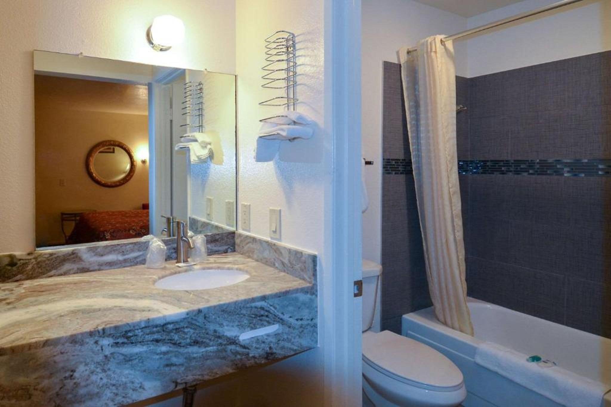 Beyond Stay Hotel Victorville Downtown Esterno foto