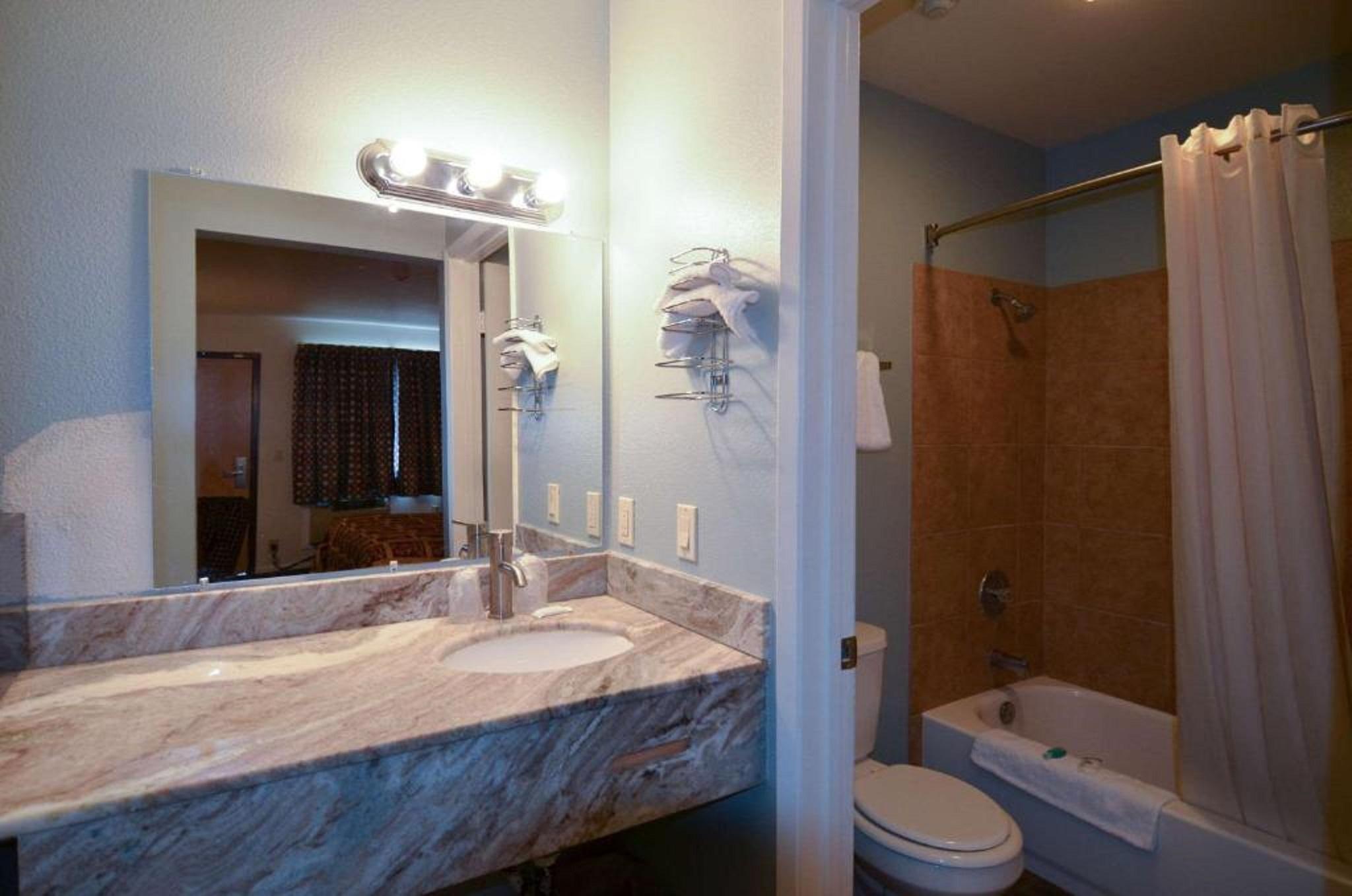 Beyond Stay Hotel Victorville Downtown Esterno foto