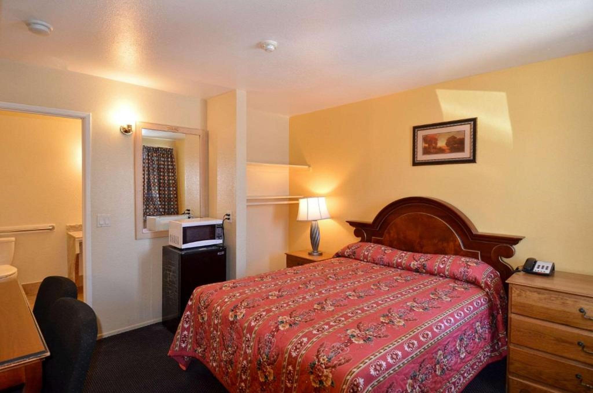Beyond Stay Hotel Victorville Downtown Esterno foto