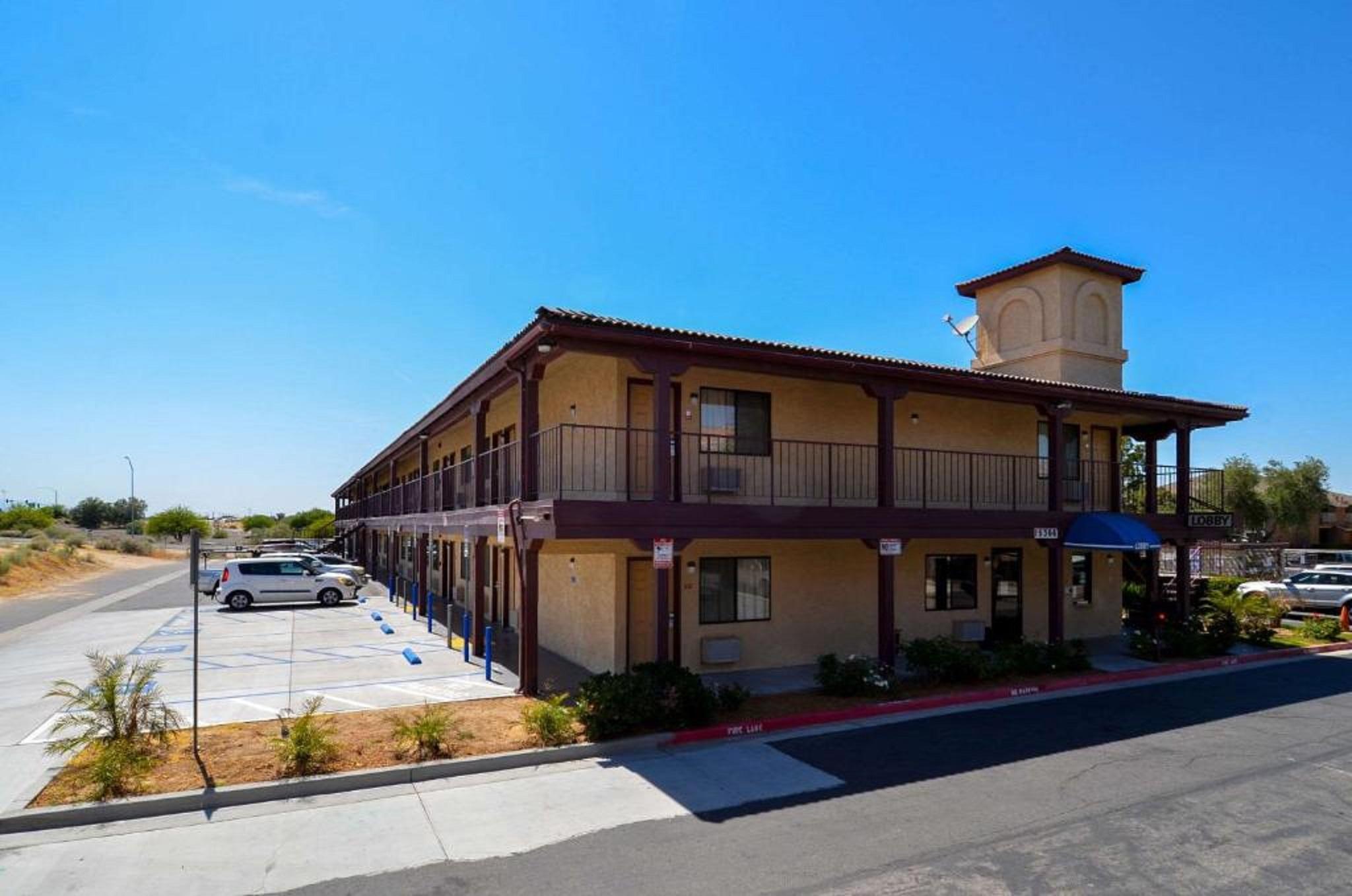 Beyond Stay Hotel Victorville Downtown Esterno foto